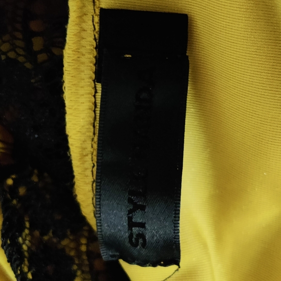 Gorgeous gold dress excellent condition size M - Picture 2 of 4